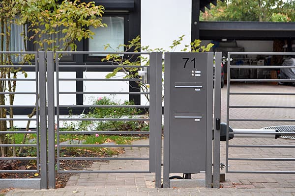 Briefkastenanlagen und Paketkästen