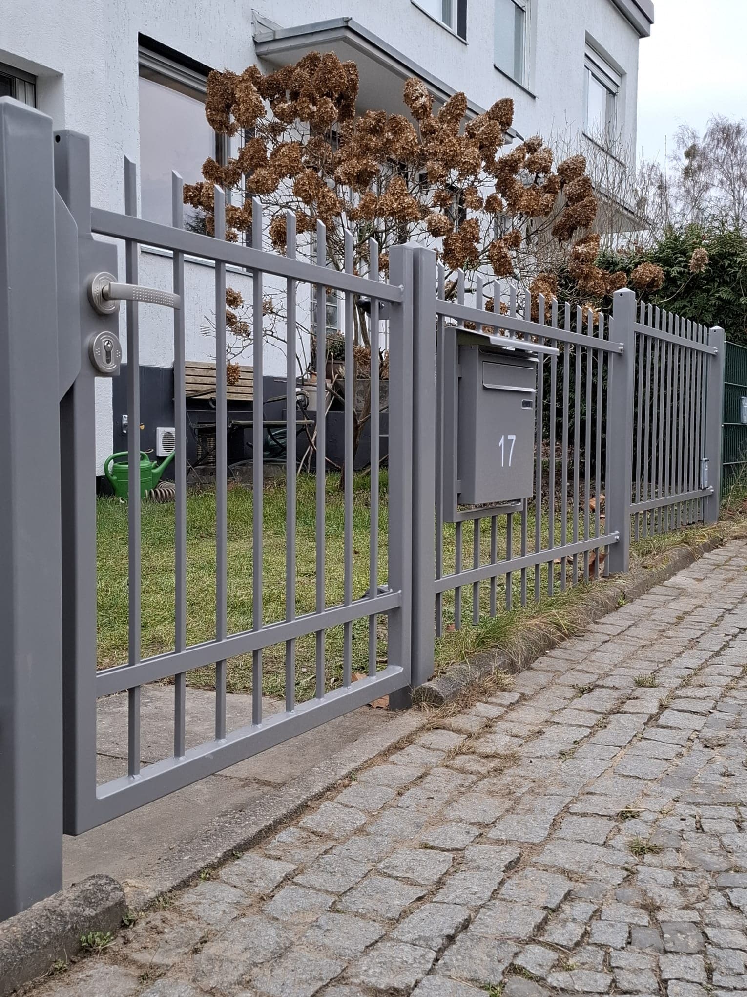 Briefkastenanlagen und Paketkästen